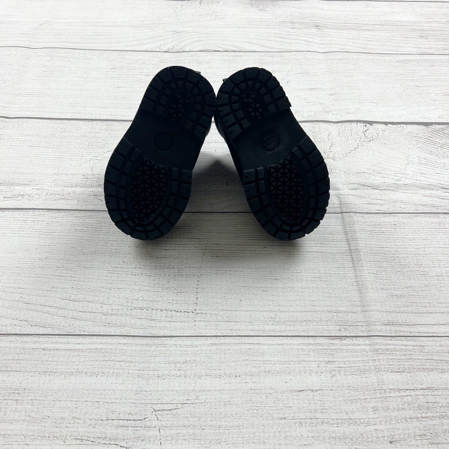 4 | Solid Boots
