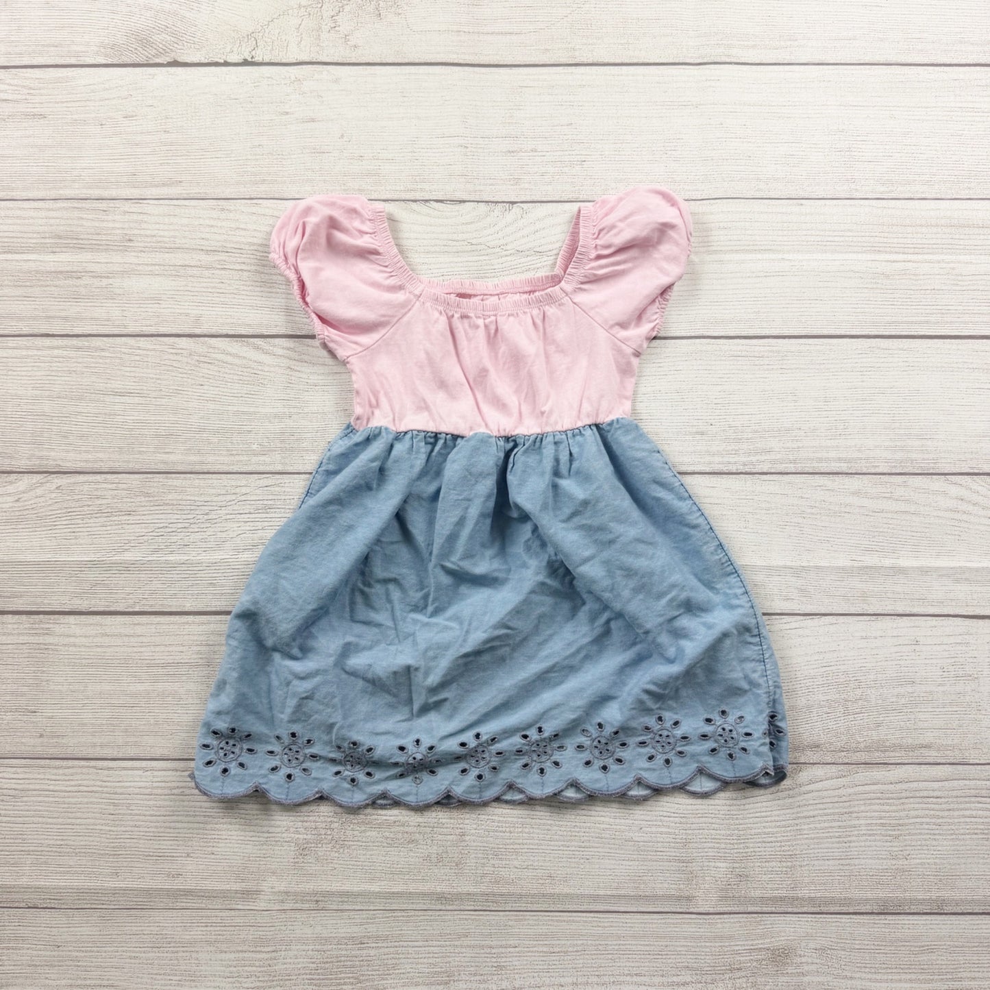 GAP Toddler Girl Dress Pink Chambray Eyelet Hem Puff Sleeve Colorblock 3T