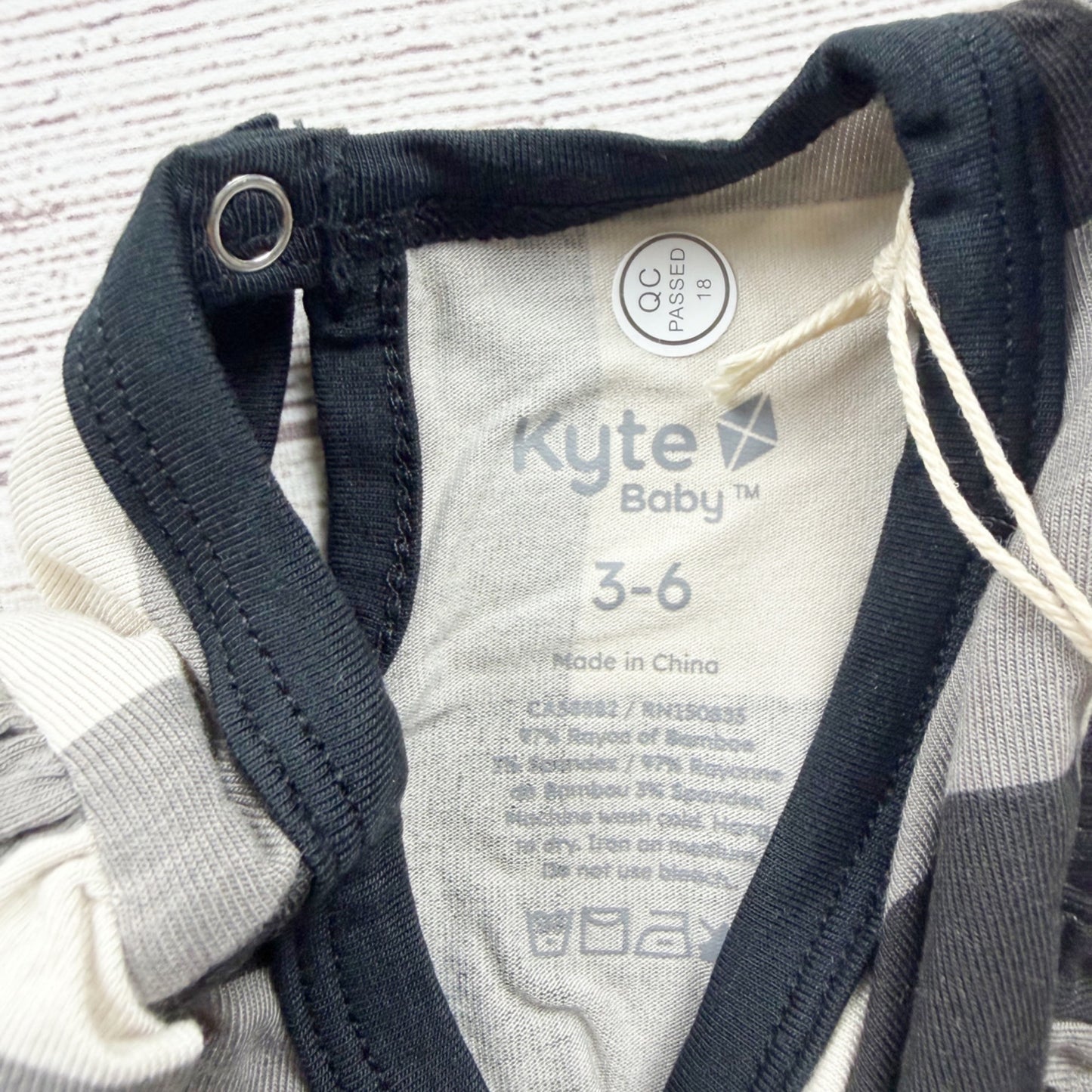 Kyte Baby Plaid Long Sleeve Romper Ruffle Accent NWT 3-6 Months