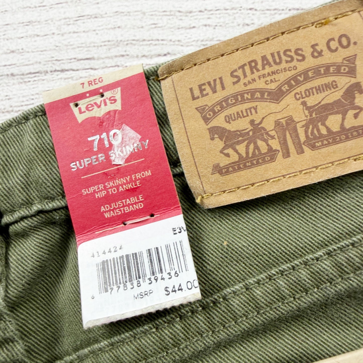 Levi’s Girls Super Skinny Jeans Regular Olive Green Distressed Stretch NWT 7