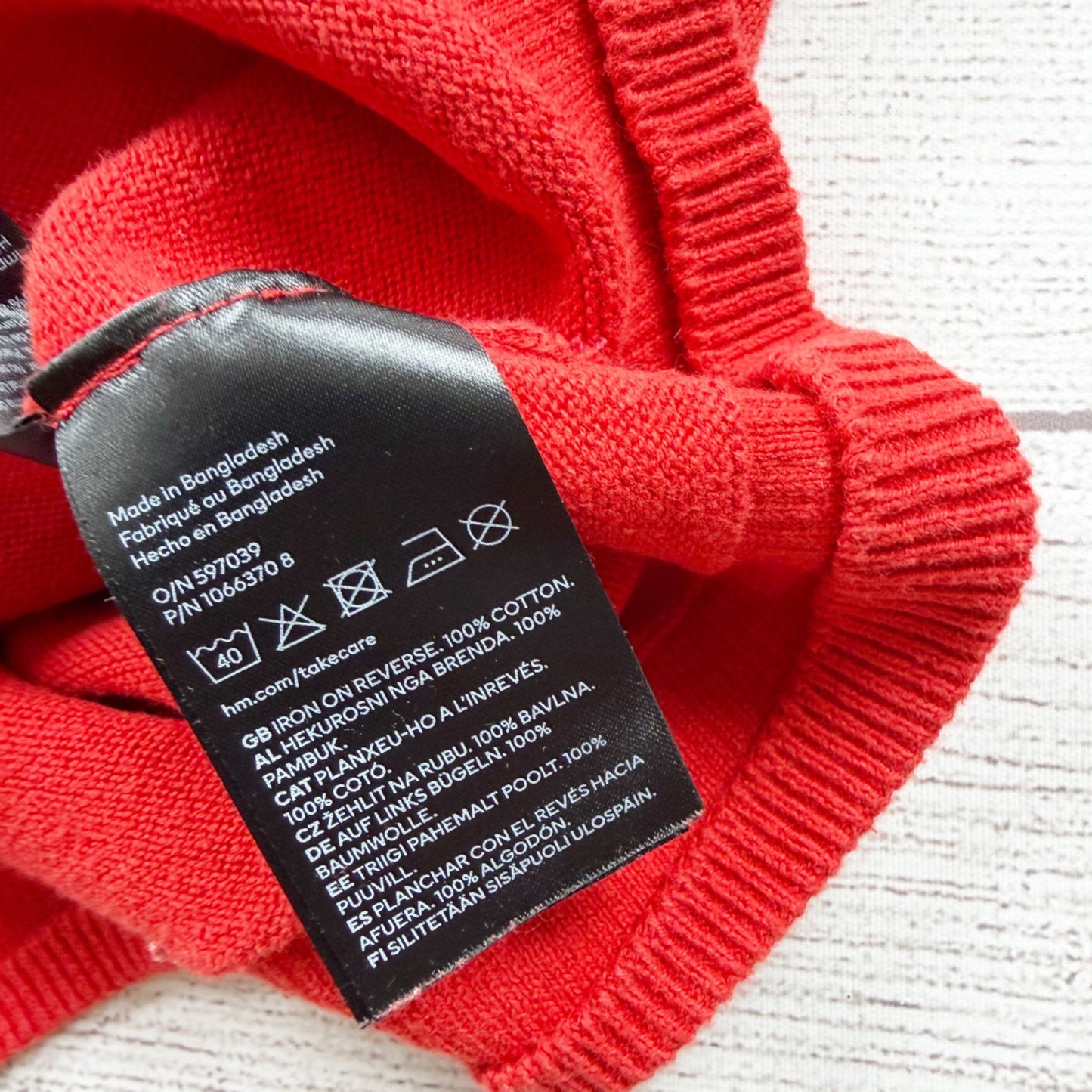 H&M Kids Holiday Reindeer Graphic Red Long Sleeve Crewneck Sweatshirt 5-6