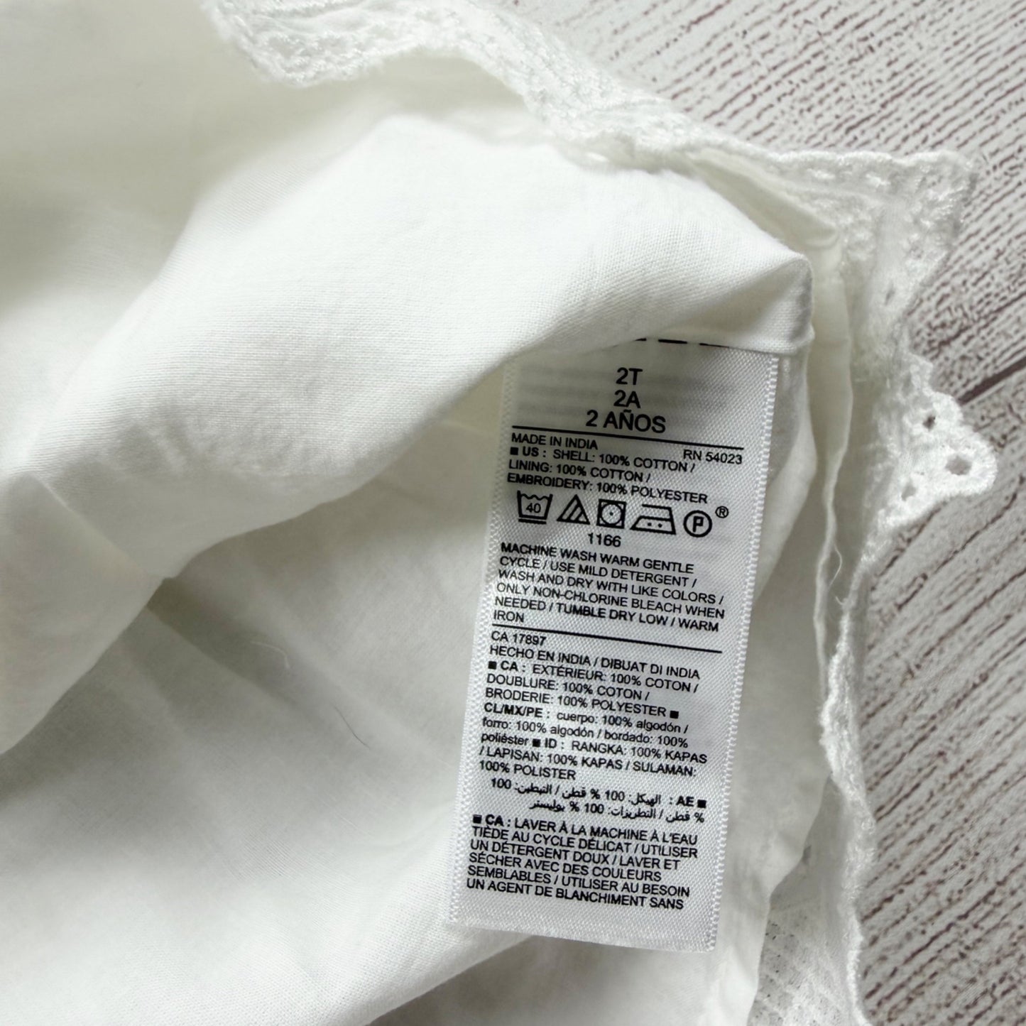 Old Navy Girls White Broderie Anglaise Bell Sleeve Dress NWT 2T