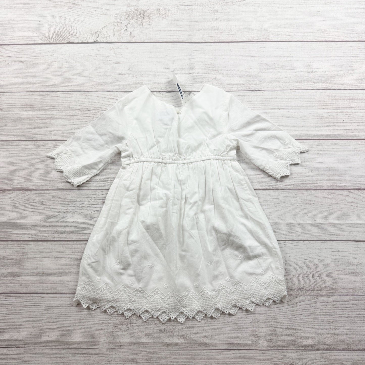 Old Navy Girls White Broderie Anglaise Bell Sleeve Dress NWT 2T