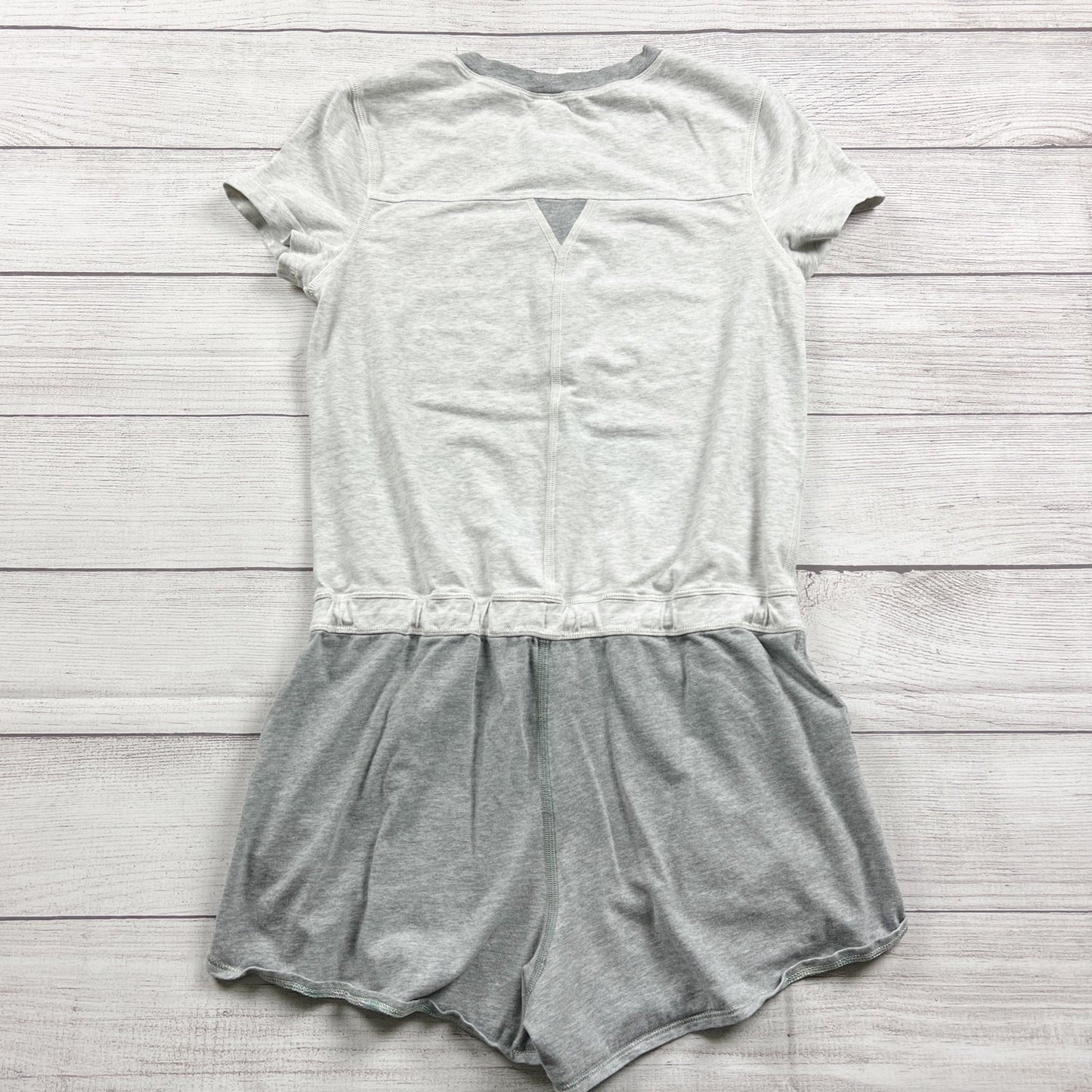 Lululemon Ivivva Girls Gray Short Sleeve Button Romper Stretchy Comfort 14