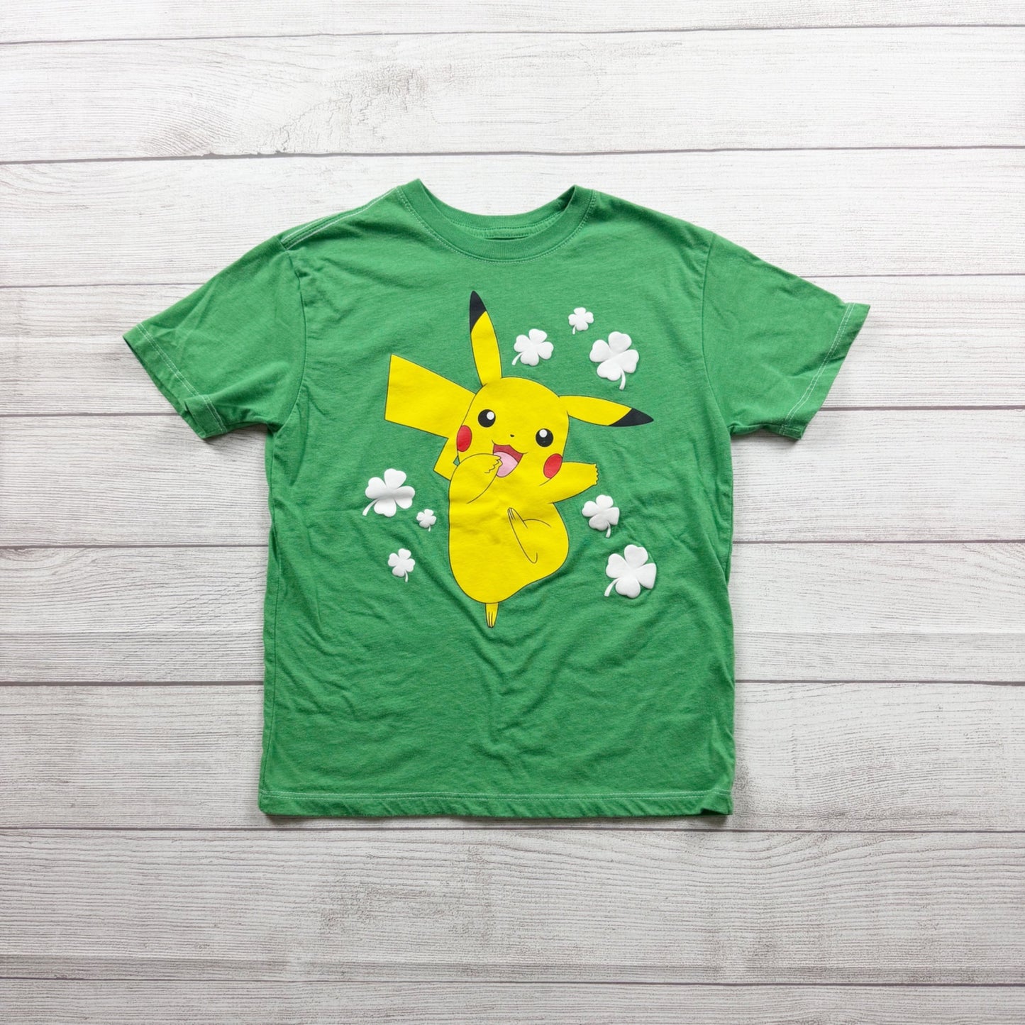 Pokemon Green Pikachu Clover Graphic T-Shirt M