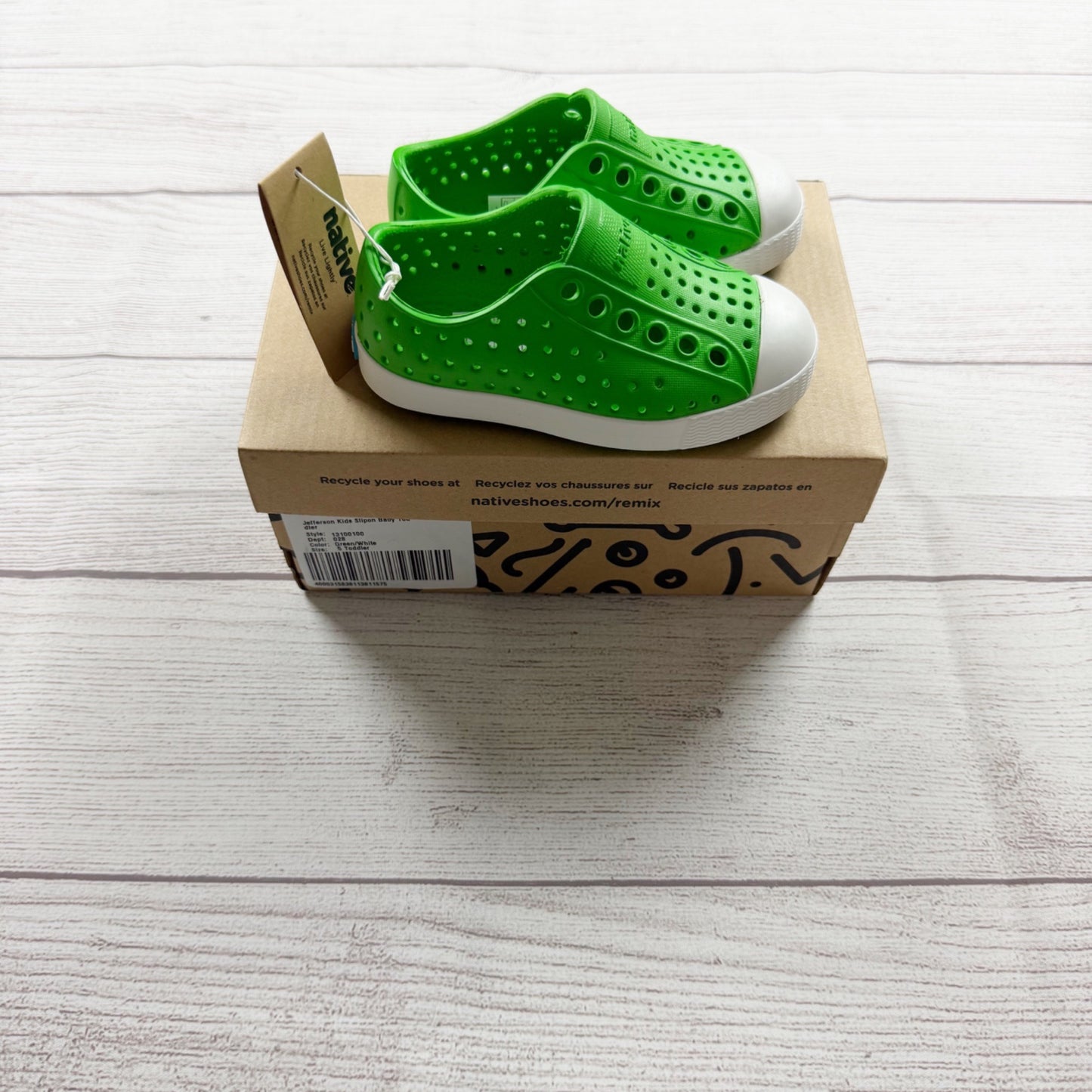 Native Jefferson Kids Slip On Shoes Grasshopper Green Lightweight Footwear NWT 5
