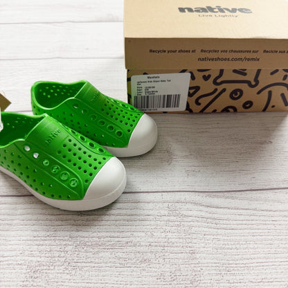 Native Jefferson Kids Slip On Shoes Grasshopper Green Lightweight Footwear NWT 5