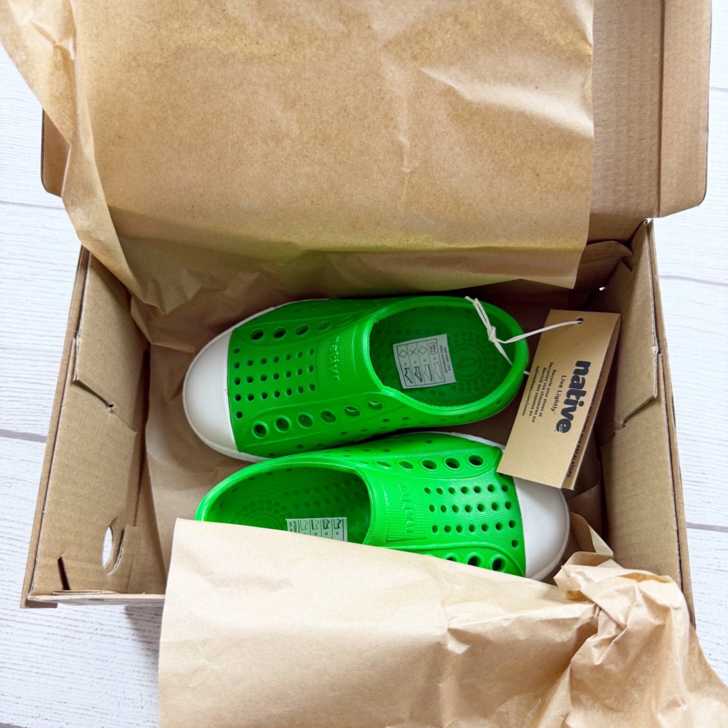 Native Jefferson Kids Slip On Shoes Grasshopper Green Lightweight Footwear NWT 5