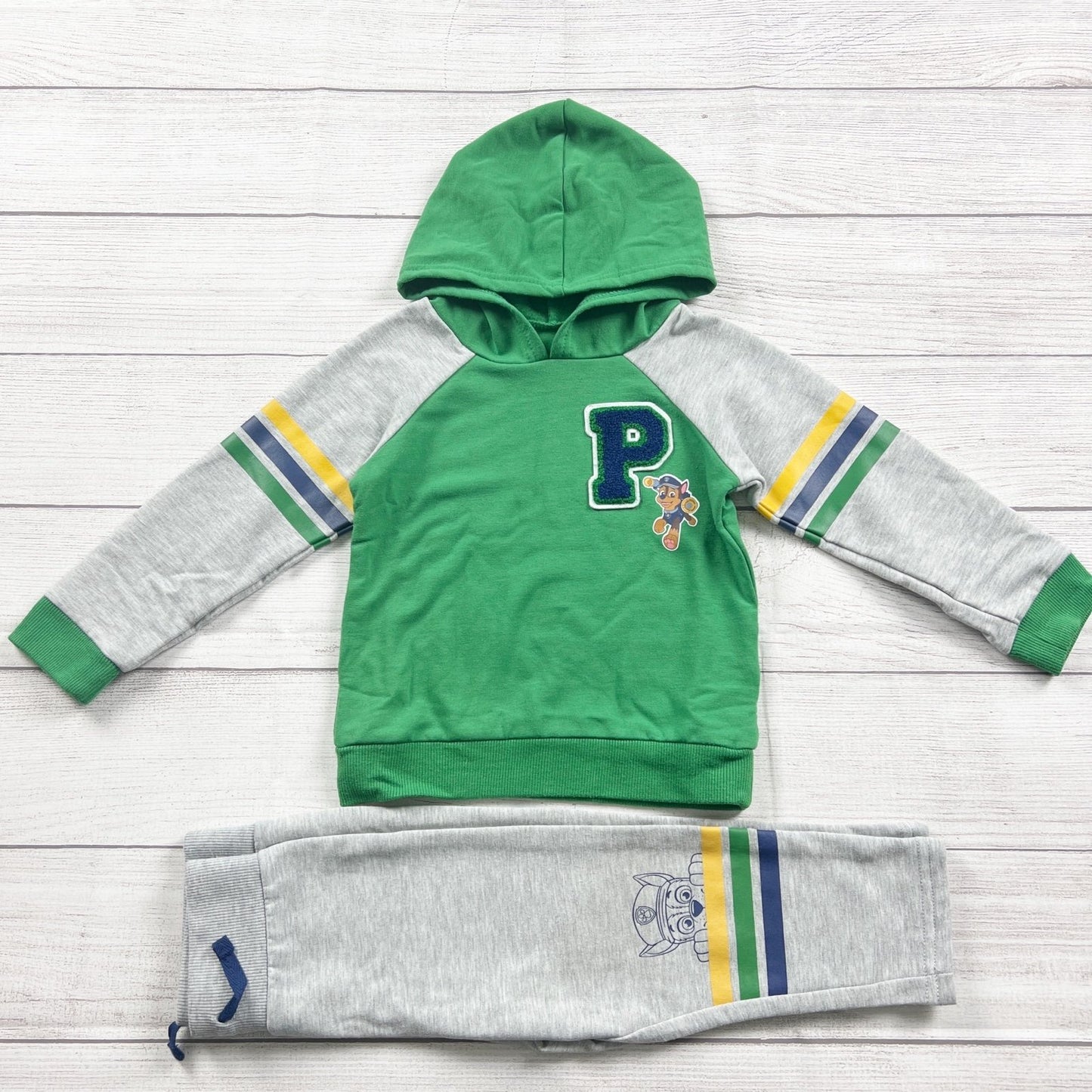 2T | Graphic Outfit