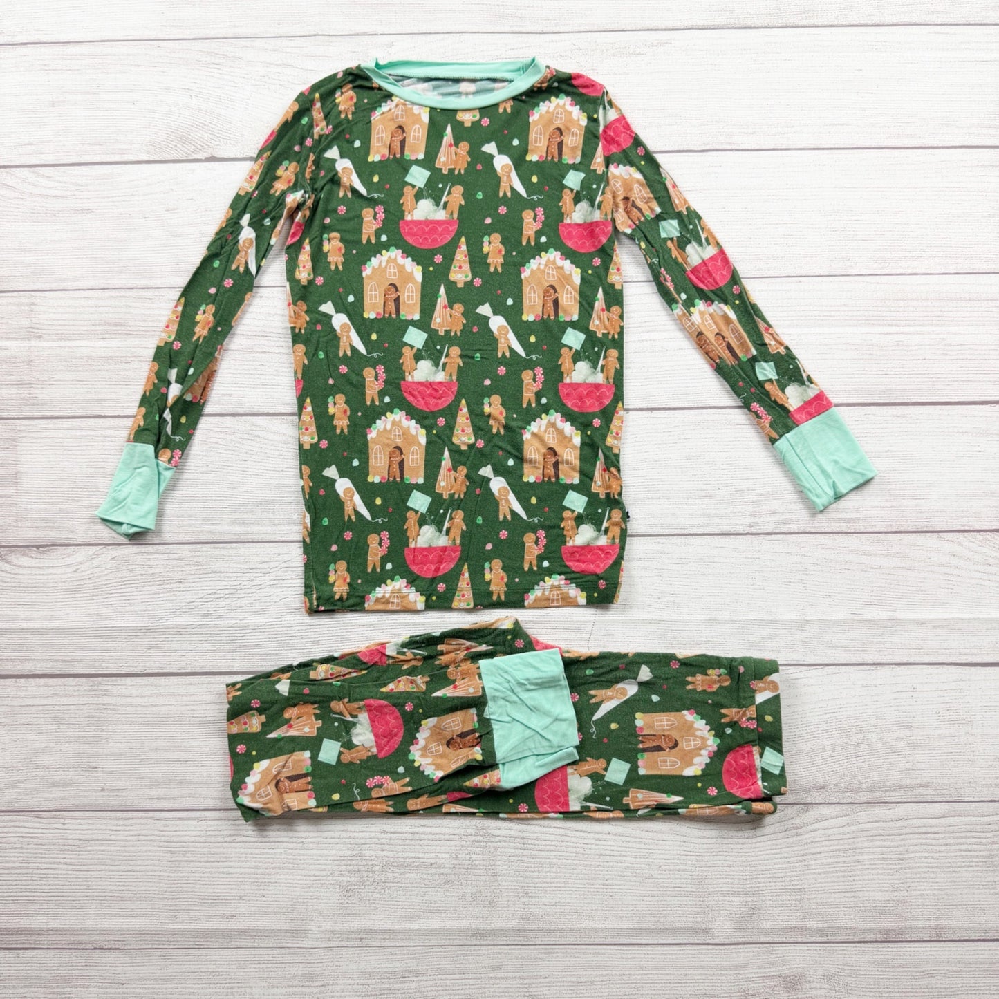 Kiki + Lulu Holiday Pajama Set Gingerbread House Print 7-8