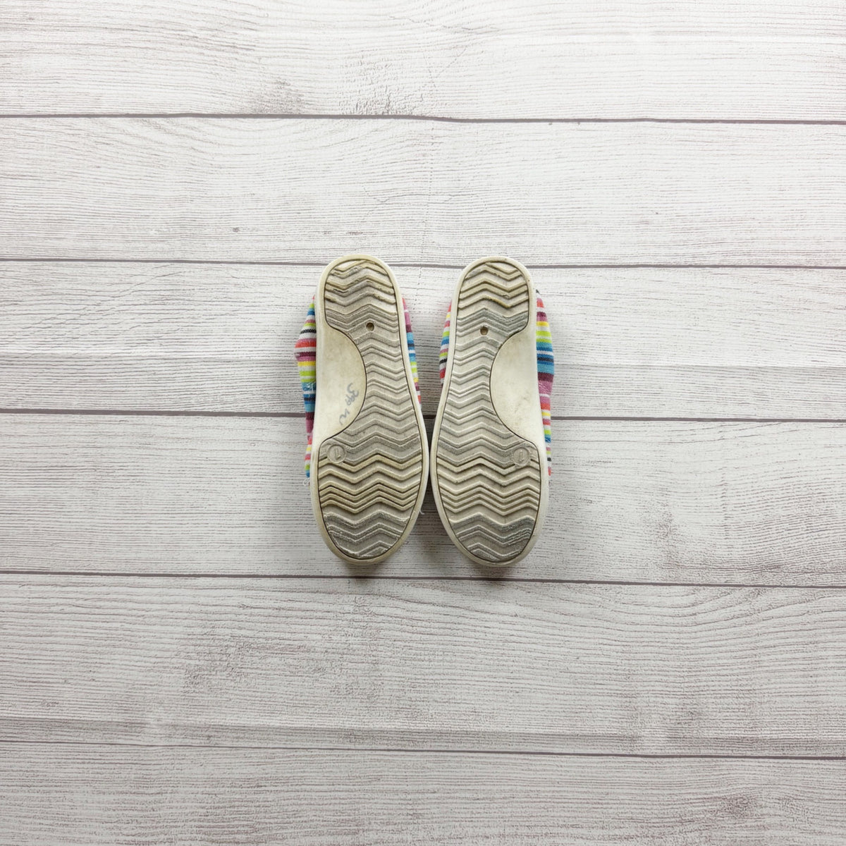 Mad Love Girls Rainbow Stripe Canvas Slip On Shoes Casual US 1