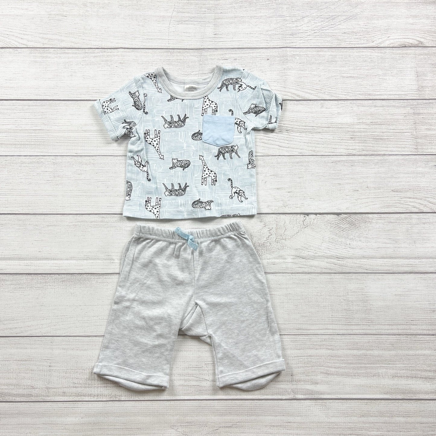 Little Beginnings Outfit 2 Piece Set Safari Print Shirt Gray Shorts 18-24 Months