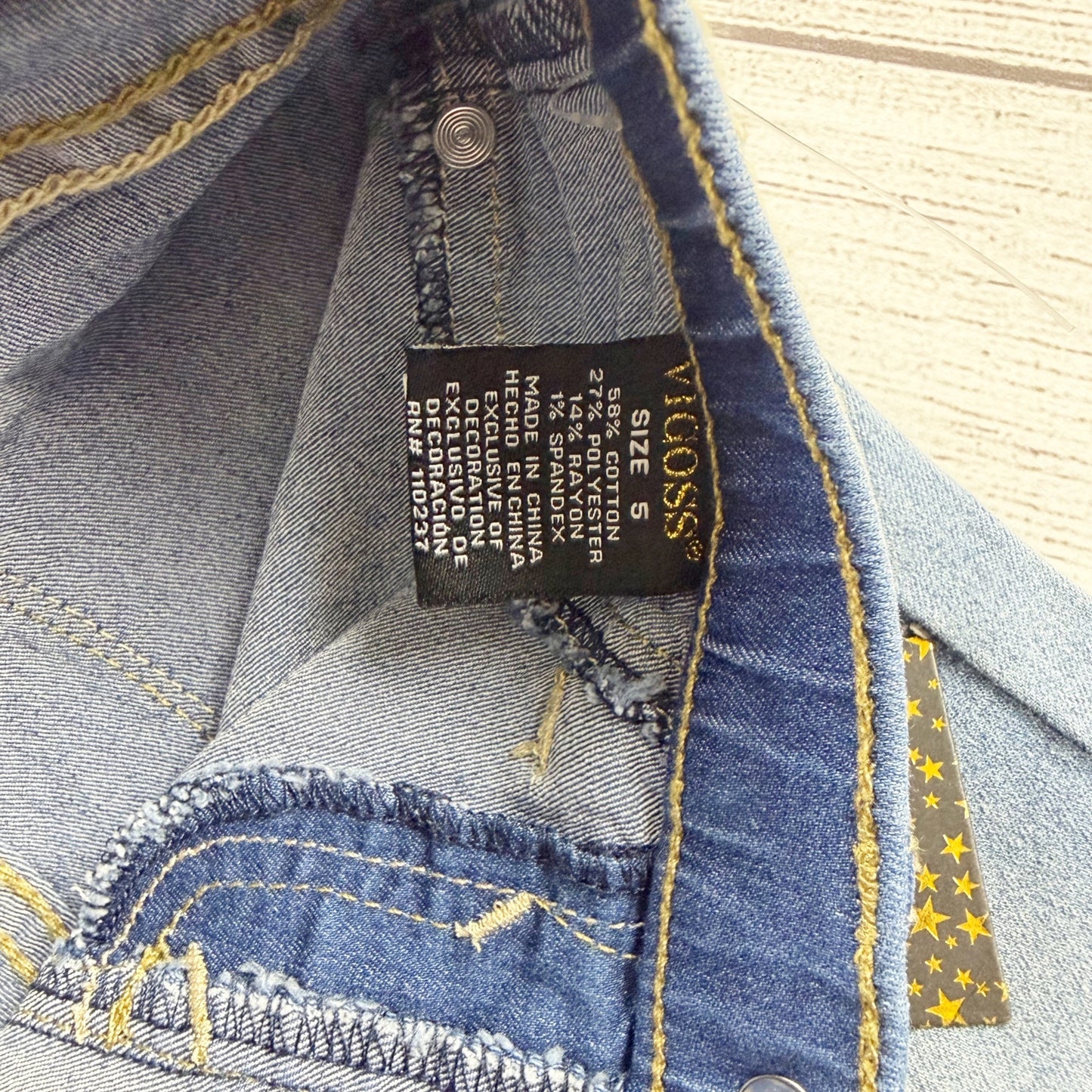 5 | Embroidered Jeans