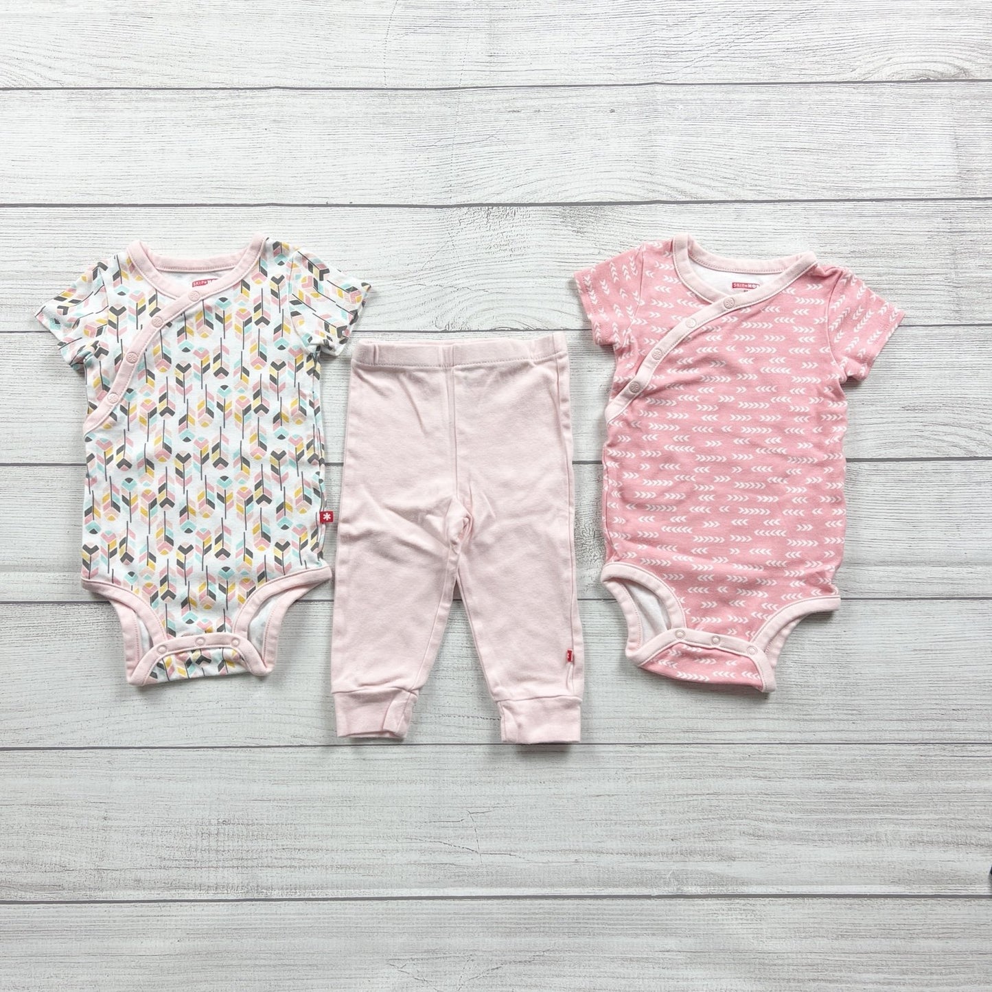 Skip Hop Baby 3 Piece Outfit Set Bodysuits Pants Multicolor Pink 6-9 Months