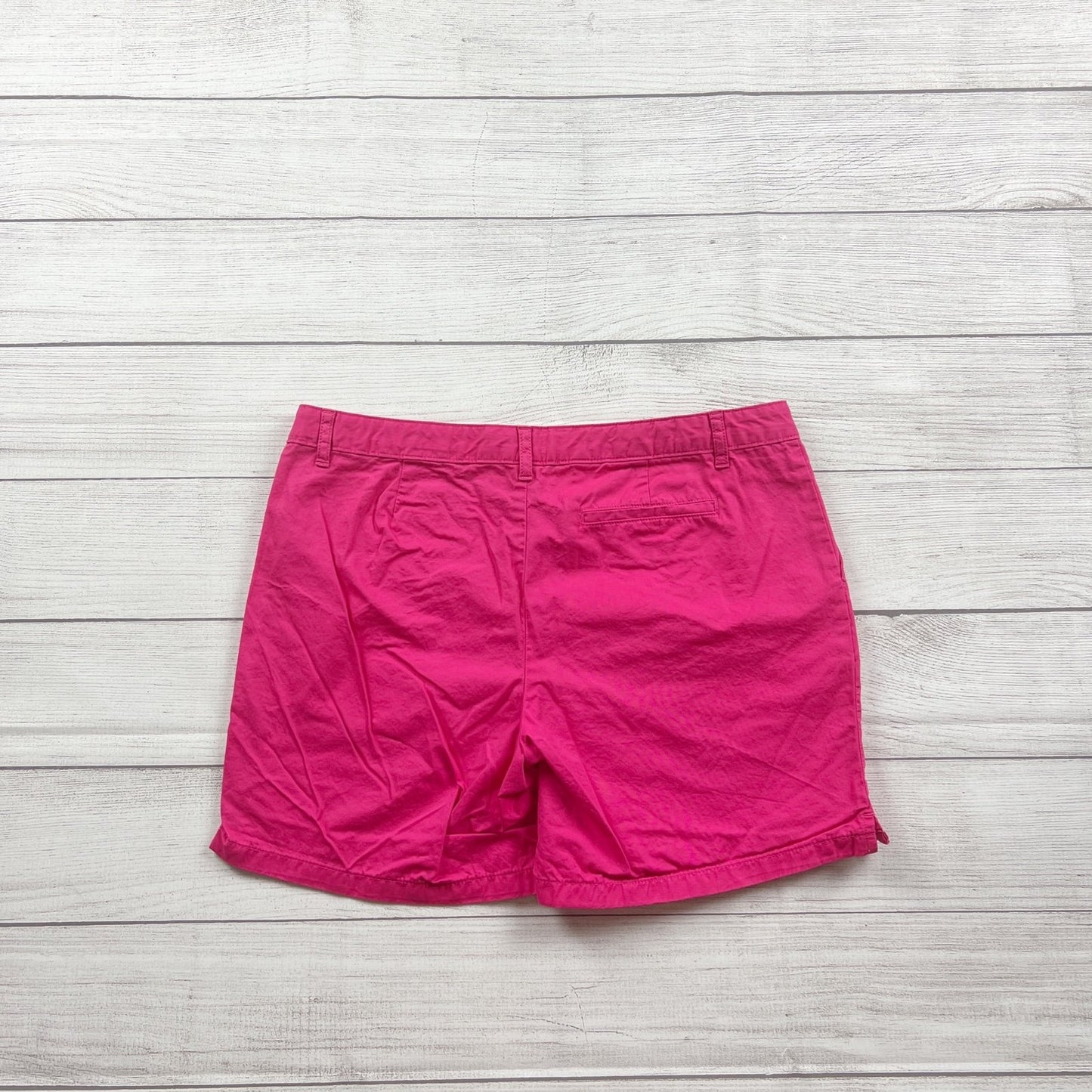 16 | Solid Shorts