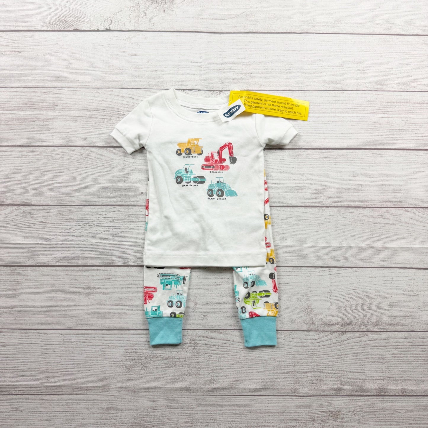 Old Navy Toddler Boys Construction Print Pajama Set NWT 12-18 Months