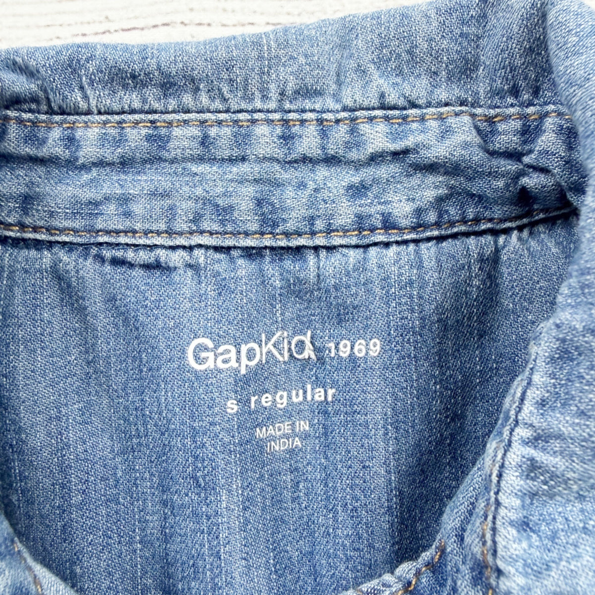 GapKids 1969 Denim Button Front Shirt Regular Long Sleeve Blue Lightweight S 6-7