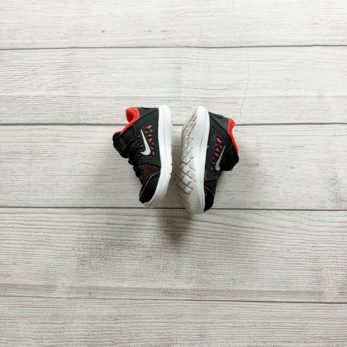Nike Sneakers Shoes Black Red Lightweight Mesh Strap Athletic US Toddler 4