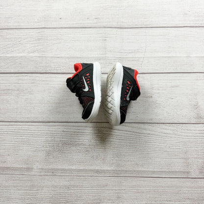 Nike Sneakers Shoes Black Red Lightweight Mesh Strap Athletic US Toddler 4