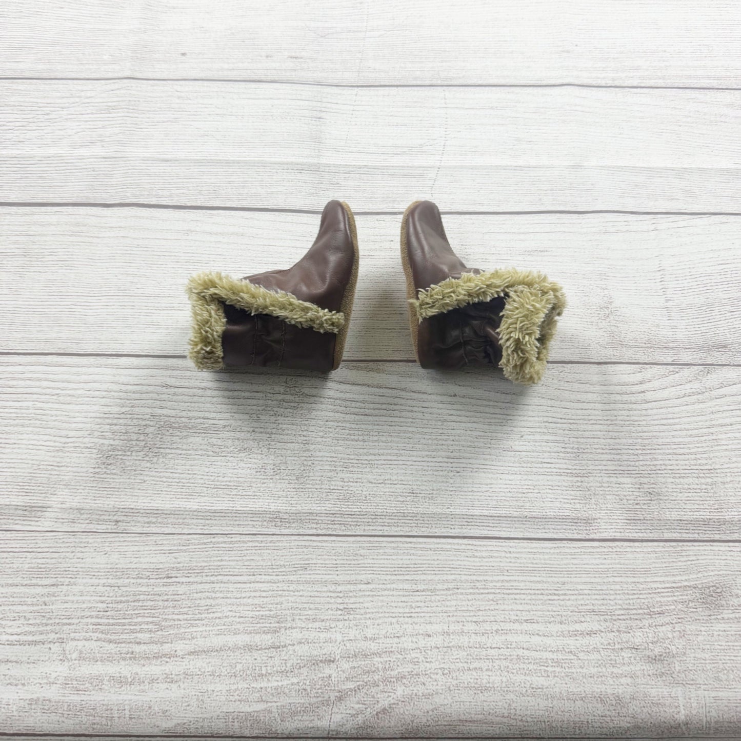 Robeez Baby Booties Brown Leather Moccasins Faux Fur Lined Soft Sole 0-6 Months