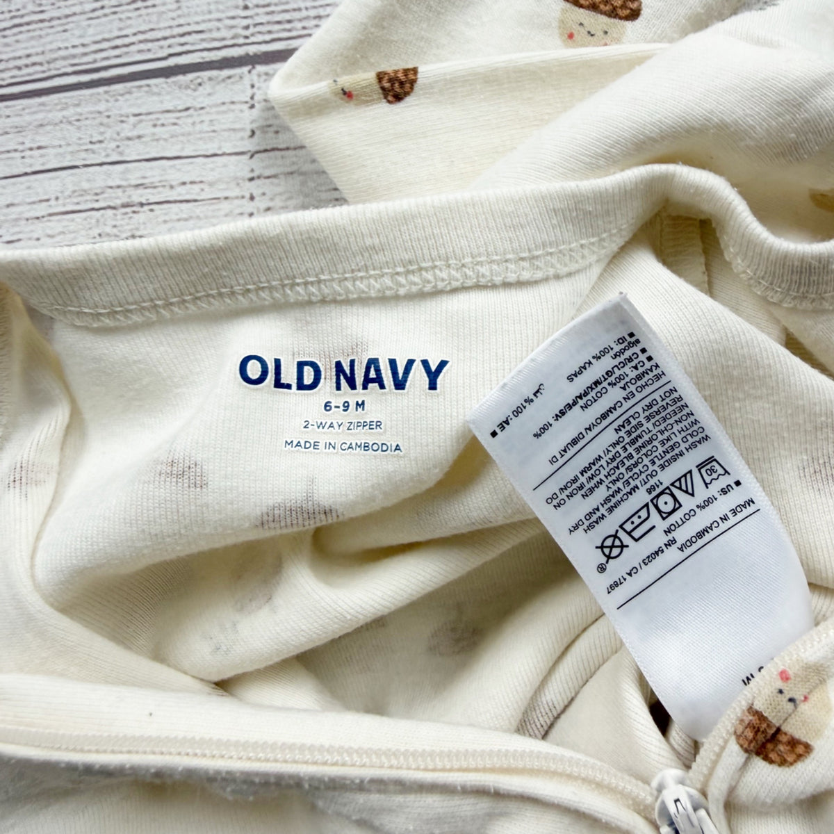 Old Navy Footed Sleeper Acorn Print Cream 2-Way Zipper Long Sleeve 6-9 Months