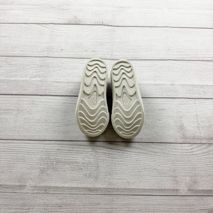 OshKosh Bgosh Toddler Girls Sneakers Lucie White Casual Lightweight NWT 9