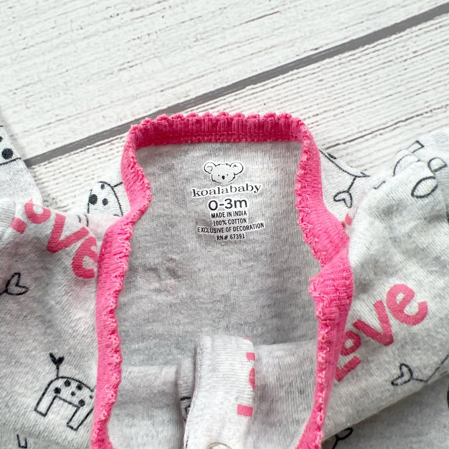 Koala Baby Sleeper “Love” Giraffe Print Footed Pajamas 0-3 Months
