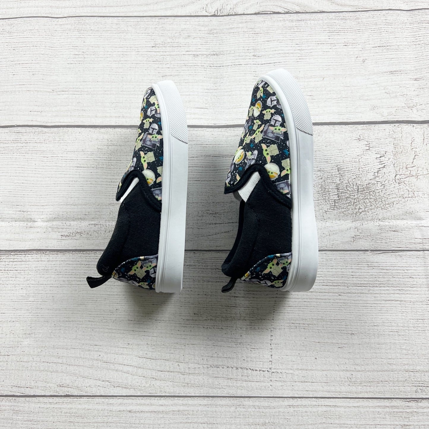 10 | Print Sneakers