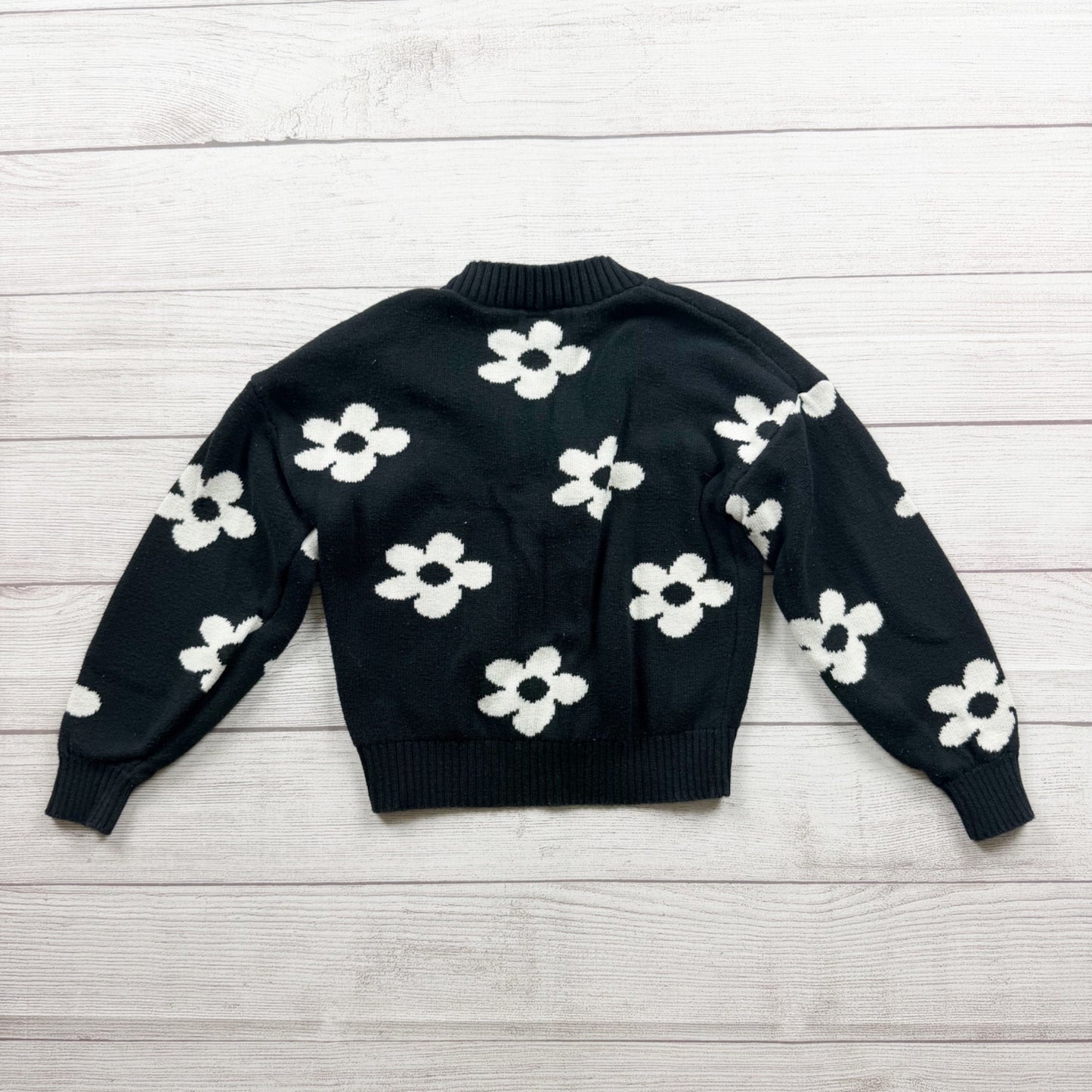 Old Navy Girls Black & White Daisy Floral Knit Button Down Cardigan Sweater M 8