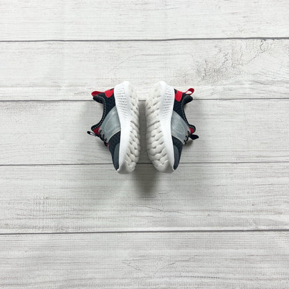 6 | Slip On Sneakers