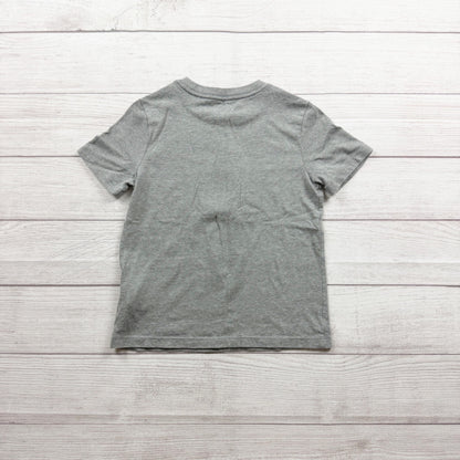 Old Navy Kids Grey Cindy Lou Who Graphic Tee Short Sleeve Crewneck S 6-7