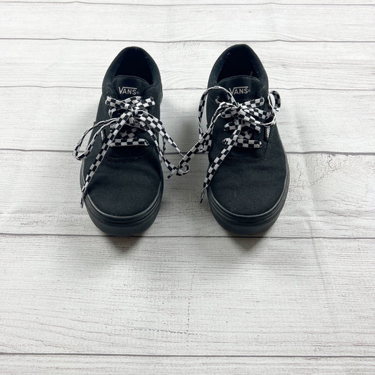 5 | Solid Sneakers