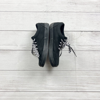 5 | Solid Sneakers