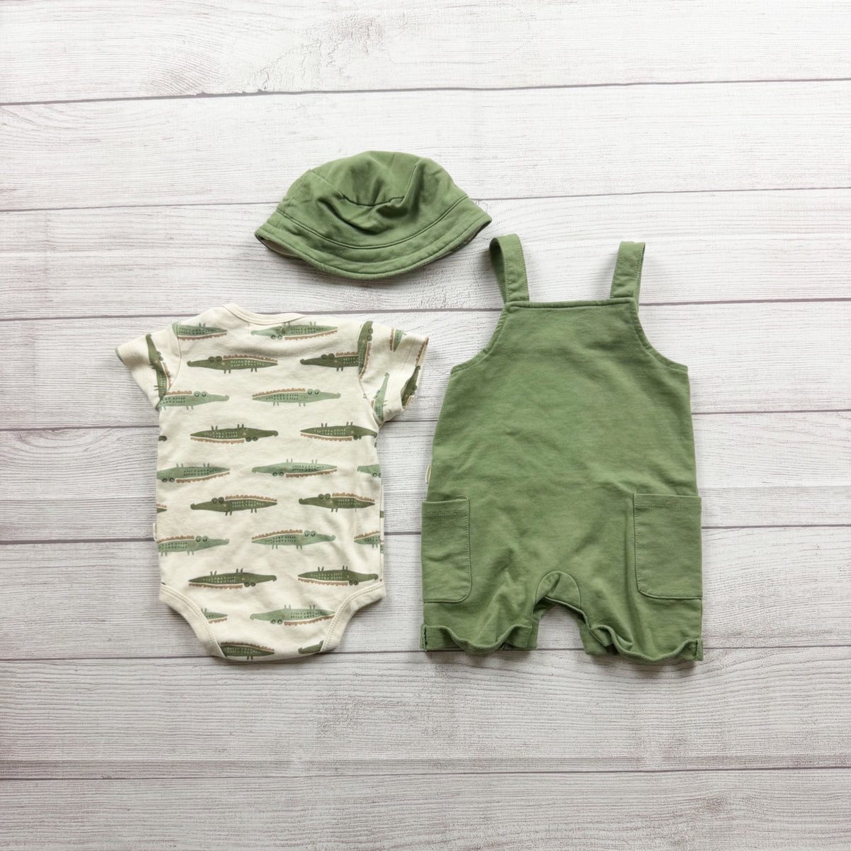 Rabbit + Bear Baby Outfit Alligator Print Bodysuit Green Overalls Hat 3-6 Months