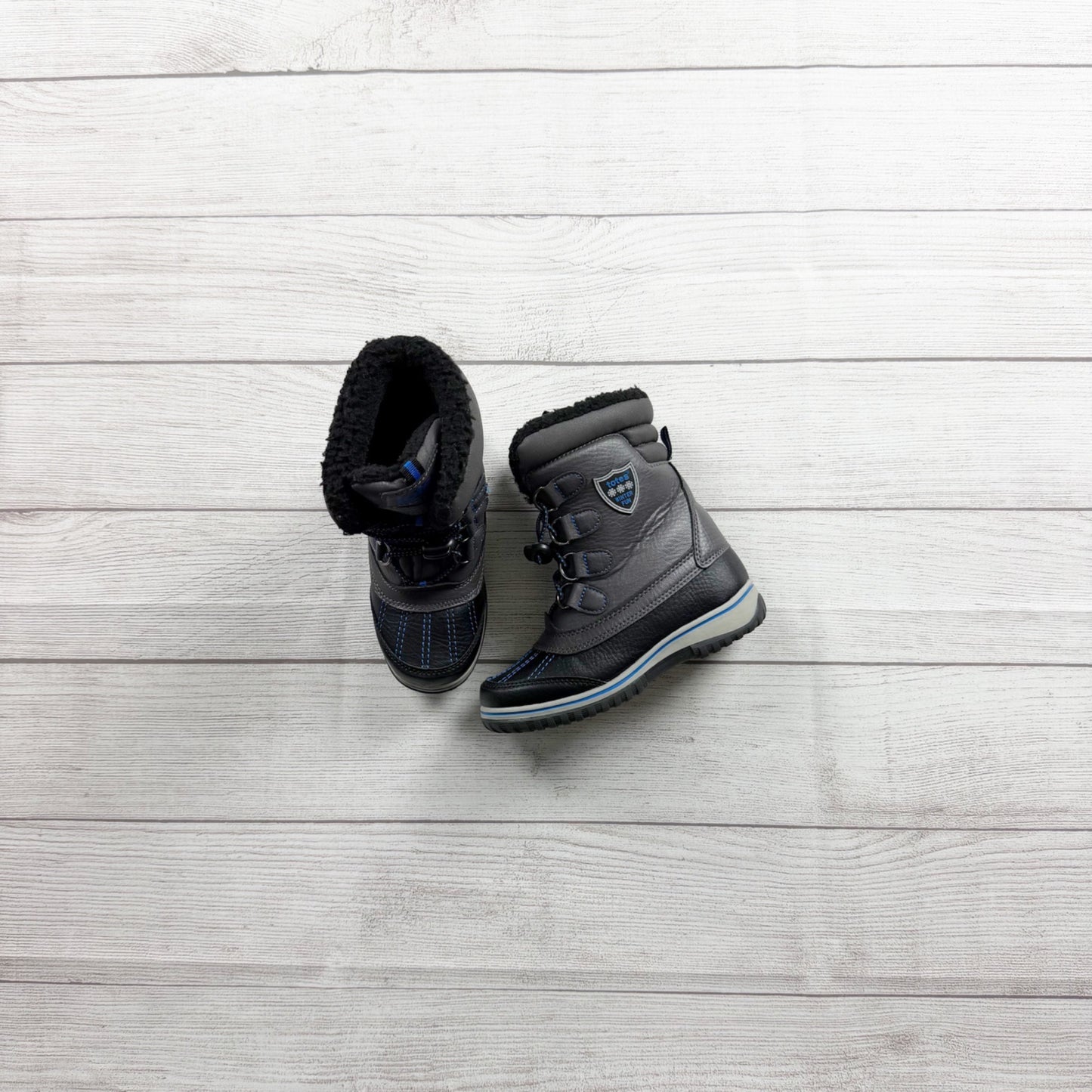 13 | Solid Snow Boots