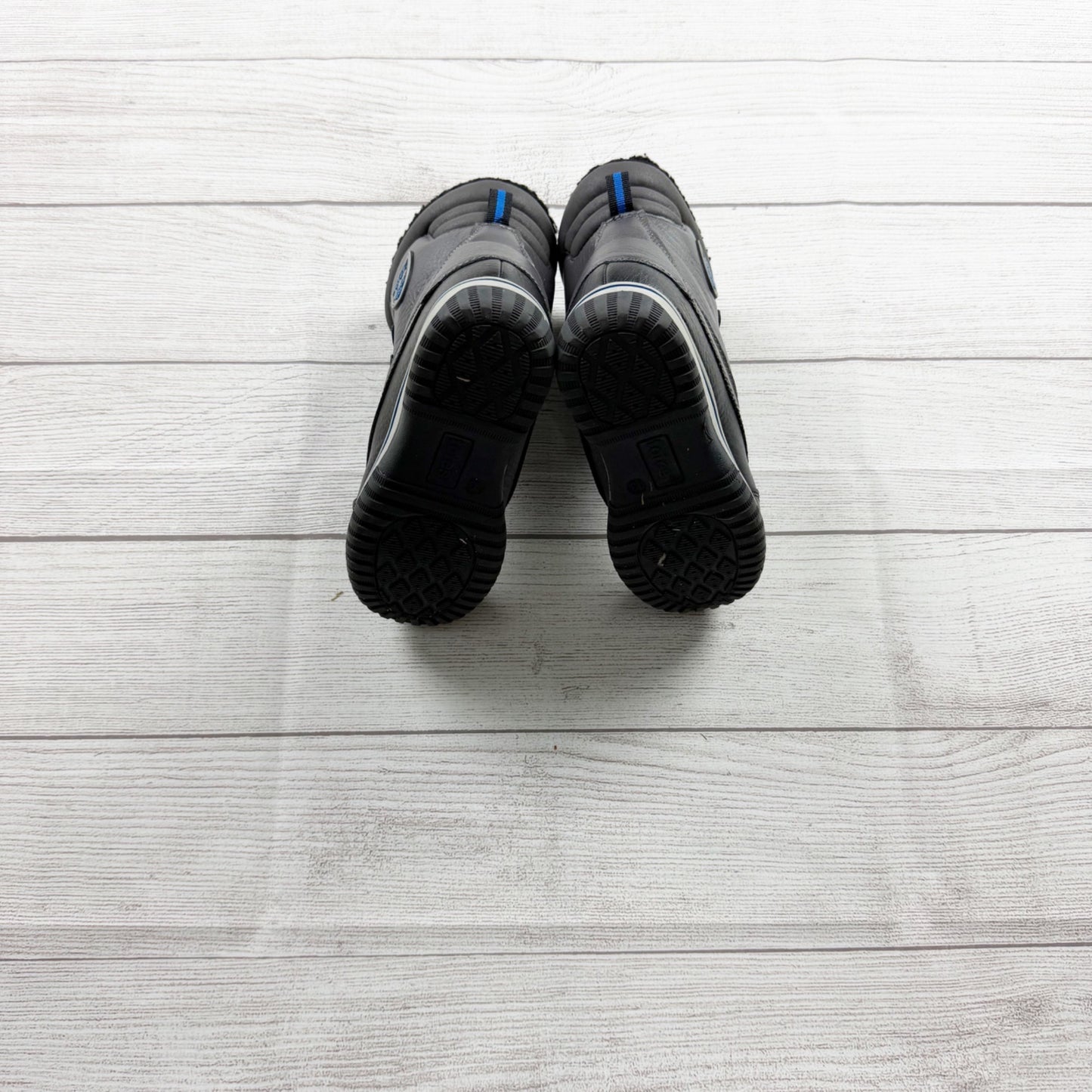 13 | Solid Snow Boots