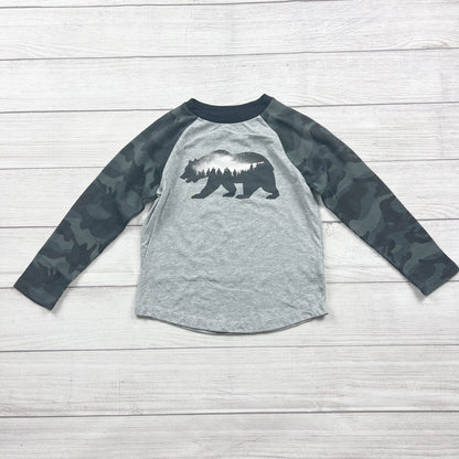 Old Navy Boys Camo Sleeves Bear Graphic Raglan Shirt Gray Black S 6-7