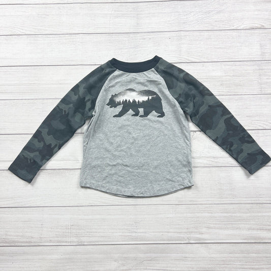 Old Navy Boys Camo Sleeves Bear Graphic Raglan Shirt Gray Black S 6-7