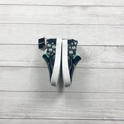 3 | Graphic Sneakers