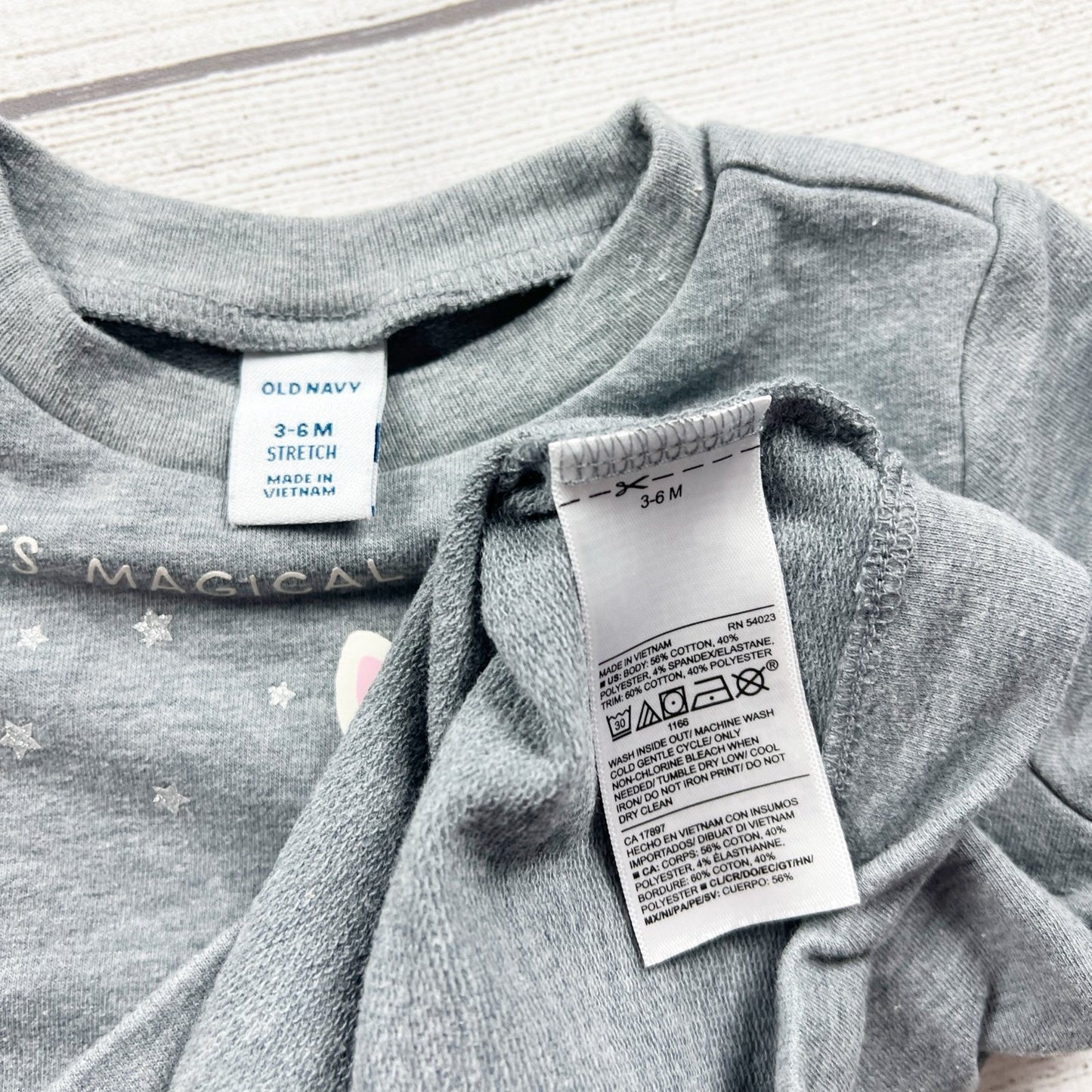 Old Navy Baby Girls Always Magical Long Sleeve Unicorn Graphic Dress 3-6 Months