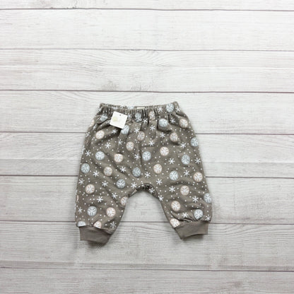 Peek Baby Girl Snowflake Print Pants Taupe Grey Elastic Waistband NWT 6-12 Month