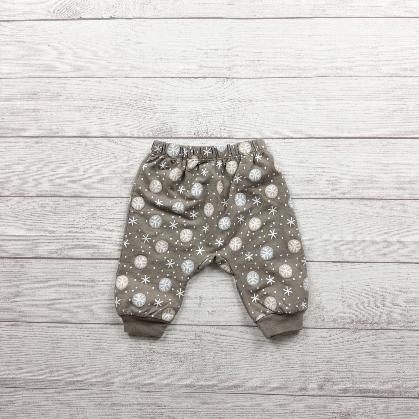Peek Baby Girl Snowflake Print Pants Taupe Grey Elastic Waistband NWT 6-12 Month