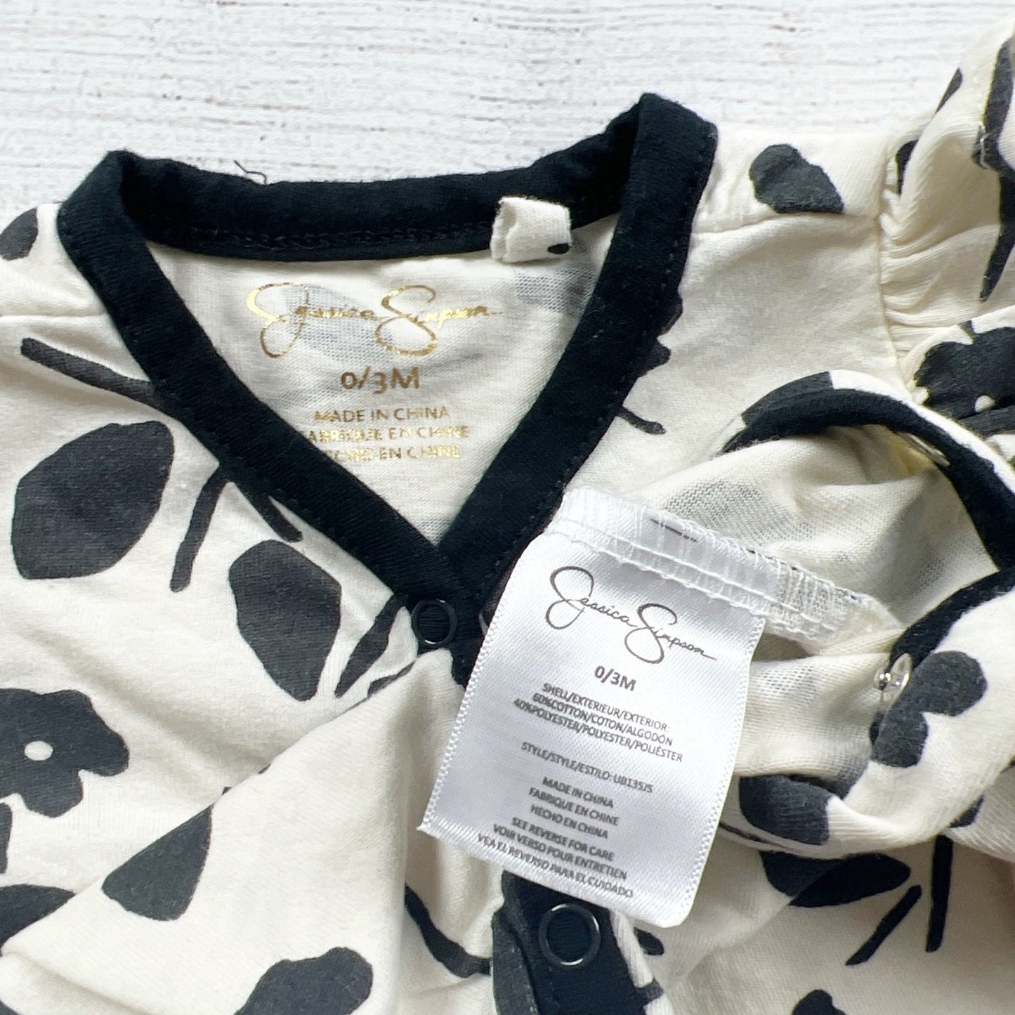Jessica Simpson Baby Footed Sleeper Floral Ruffle Wrap Snap Pajamas 0-3 Months