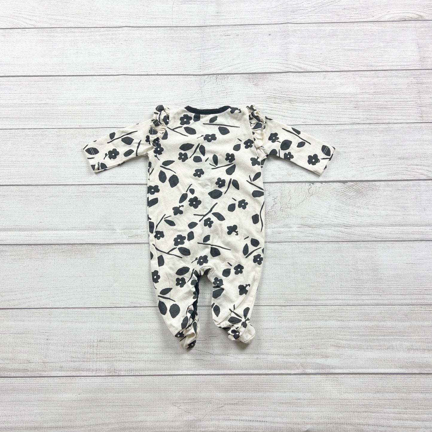 Jessica Simpson Baby Footed Sleeper Floral Ruffle Wrap Snap Pajamas 0-3 Months