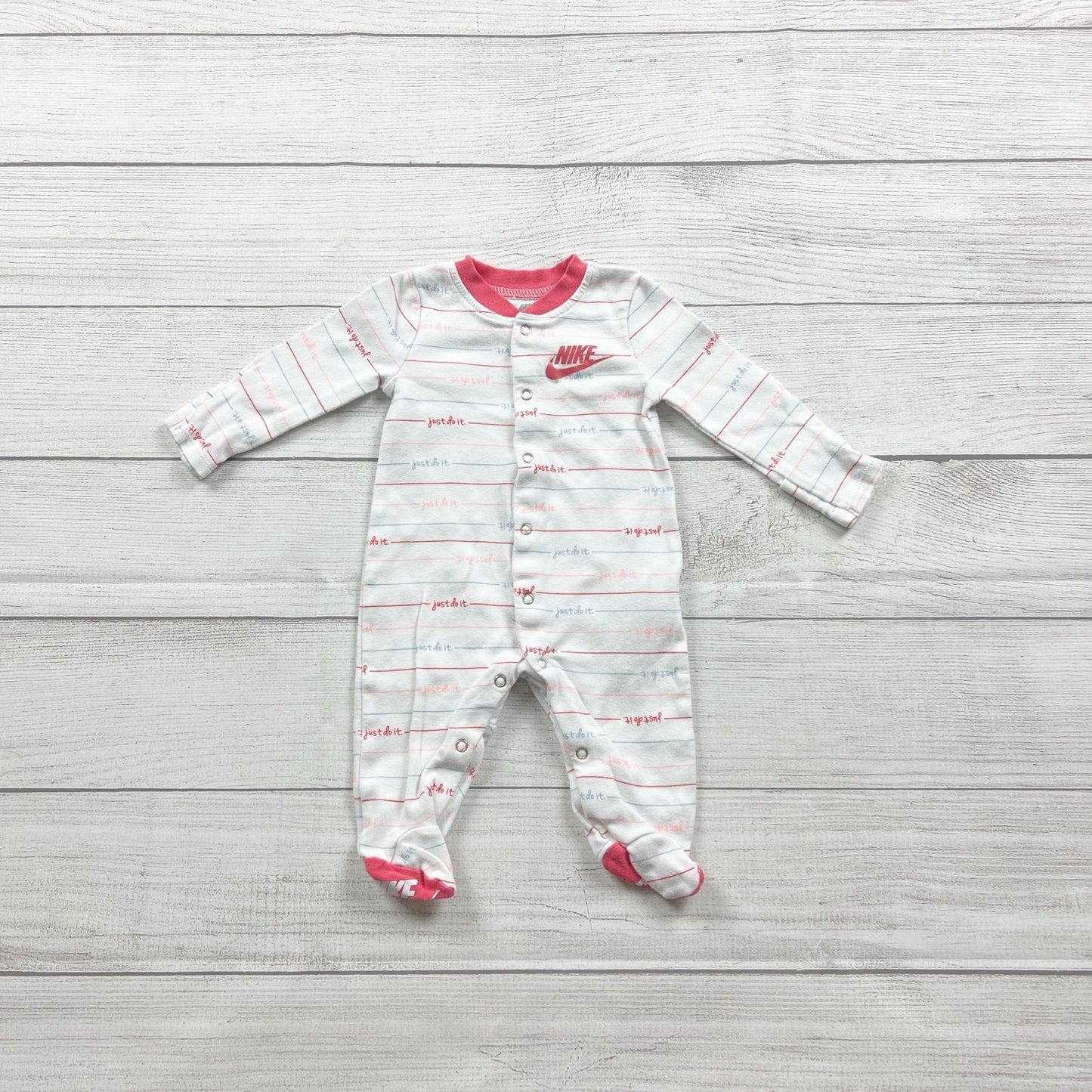 Nike Baby "Just Do It" White Long Sleeve Footed Sleeper Pajamas Snap 0-3 Months
