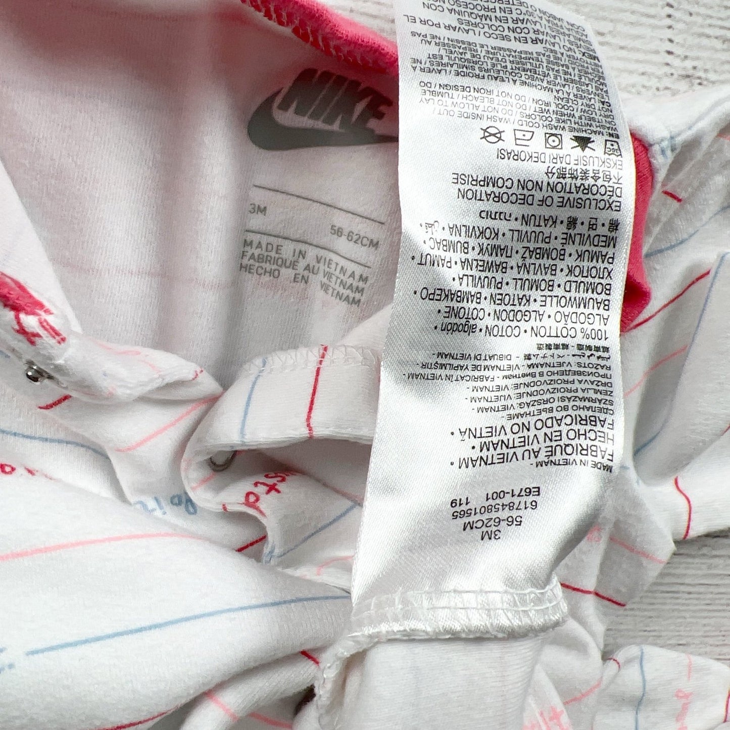 Nike Baby "Just Do It" White Long Sleeve Footed Sleeper Pajamas Snap 0-3 Months
