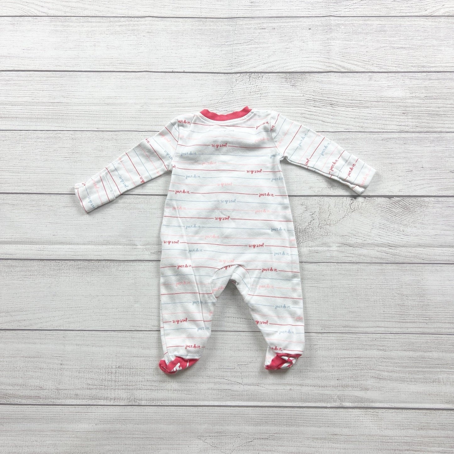 Nike Baby "Just Do It" White Long Sleeve Footed Sleeper Pajamas Snap 0-3 Months