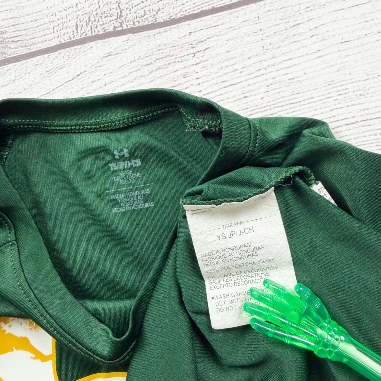 Under Armour Youth Loose Fit Green T-Shirt Logo Design Lightweight S 8