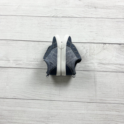 6 | Sneakers