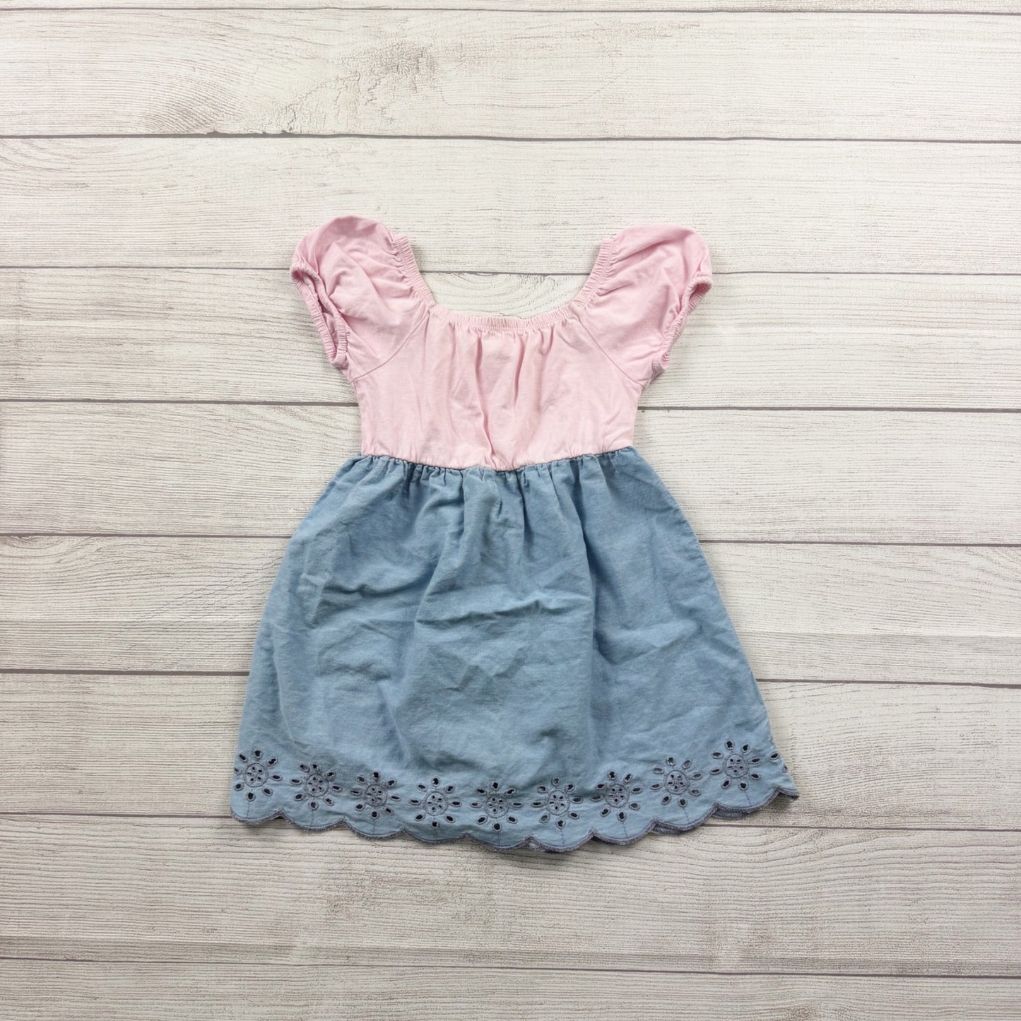 GAP Toddler Girl Dress Pink Chambray Eyelet Hem Puff Sleeve Colorblock 3T